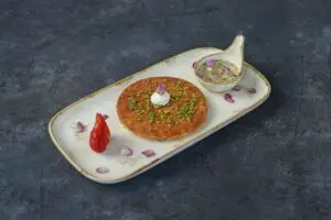 كنافة بالجبنة أو القشطة | Kunafa with cheese or cream اختيارك من الكنافة اللذيذة بالجبنة أو القشطة الطازجة | your choice of amazing kunafa with cheese or fresh cream