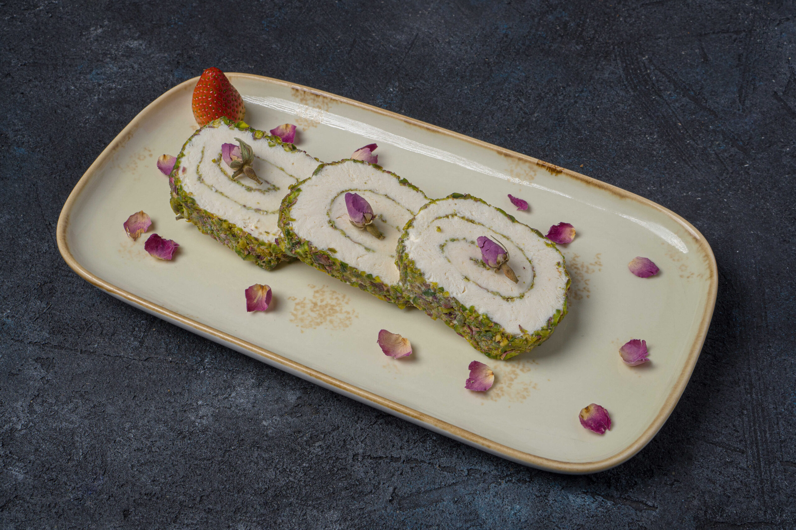 بوظة عربية بالفستق الحلبي | Arabic ice cream with pistachio