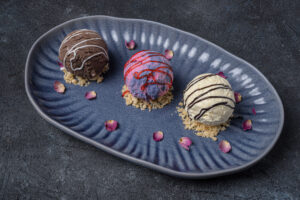 ايس كريم مشكل | Mixed Ice Cream فانيليا - شوكولاتة - فراولة - غزل البنات | Vanilla - chocolate - strawberry - cotton candy