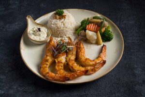 جمبري مشوي | GRILLED SHRIMP تقدم مع الارز وخضار السوتيه